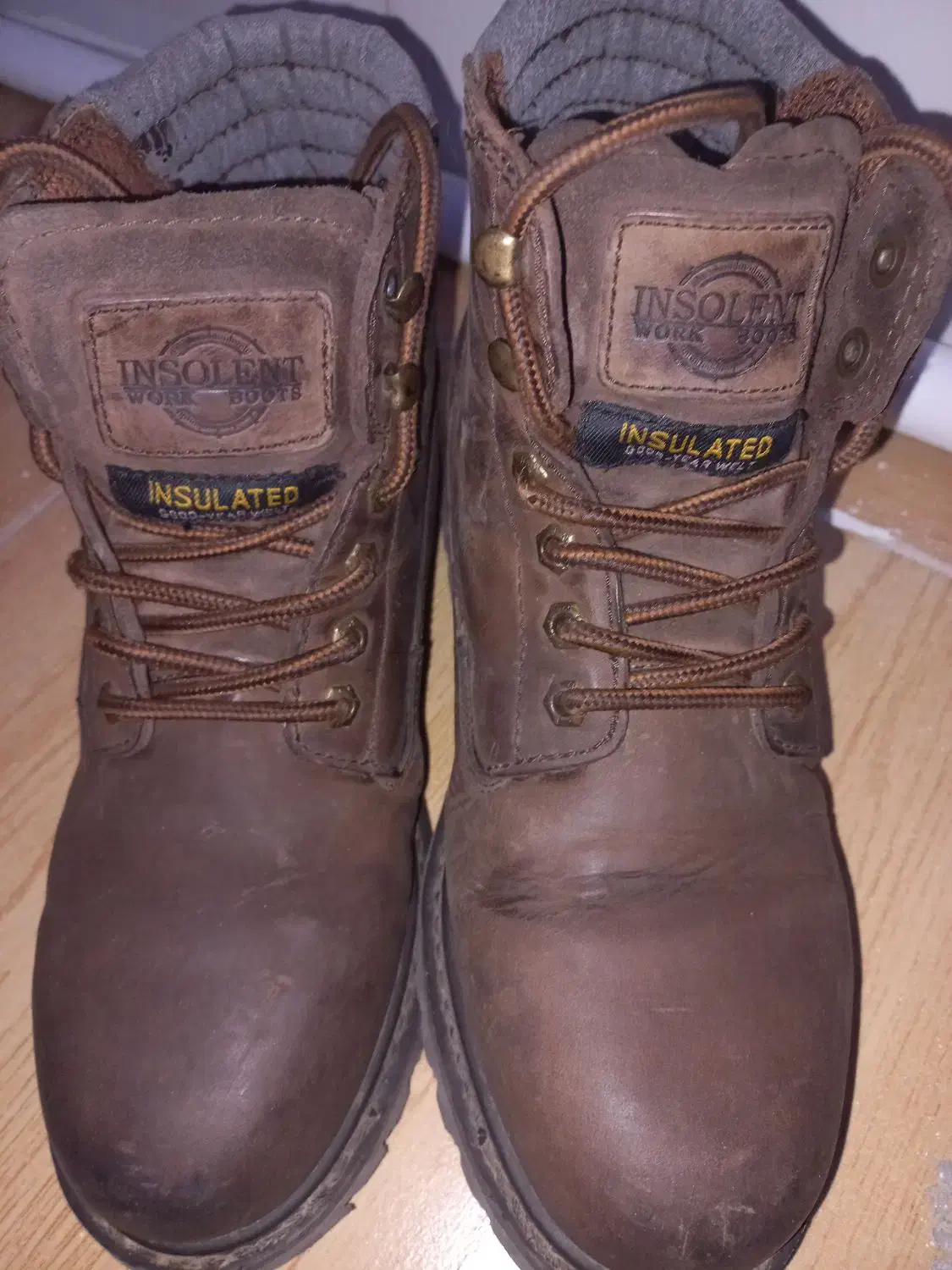 پوتین کوهستان|کیف، کفش، کمربند|فردیس, شهرک ارم|دیوار