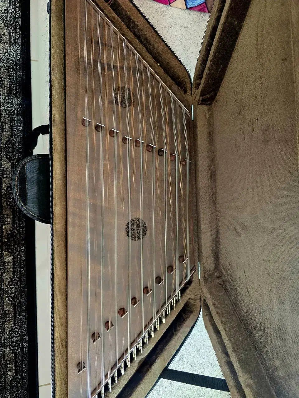 سنتور|سازهای سنتی|شیراز, قدوسی شرقی|دیوار