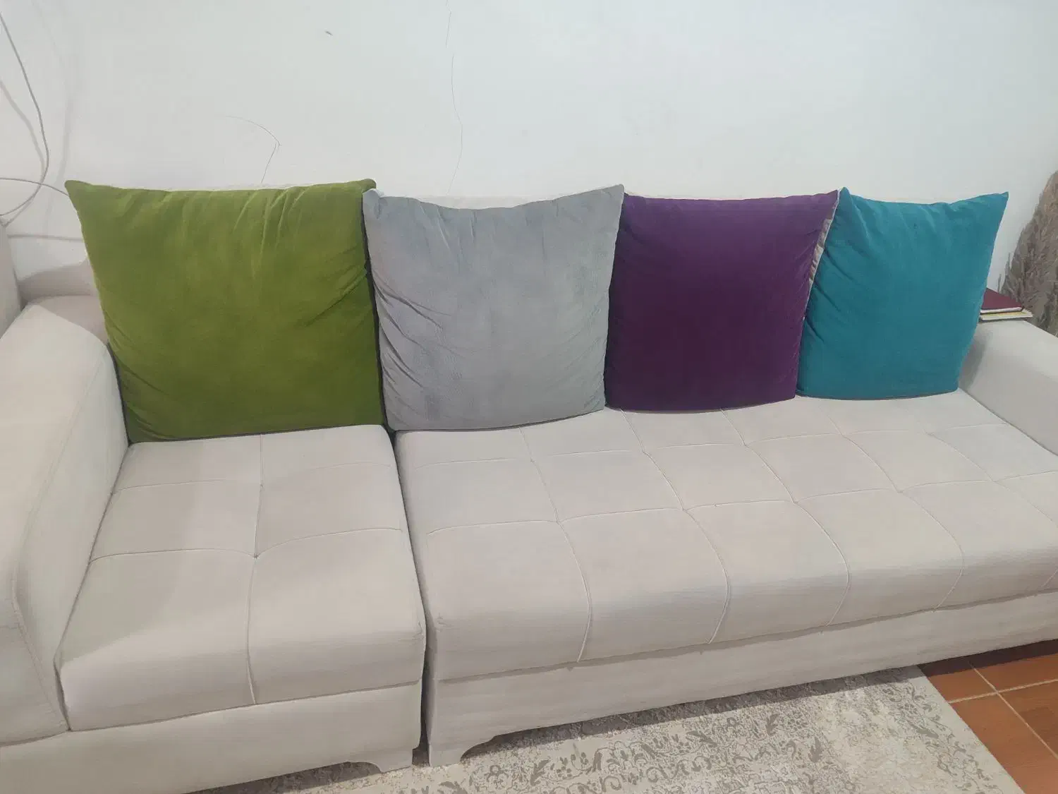 میز تلویزیون با ساعت ایستاده و مبل هفت نفره|مبلمان خانگی و میز عسلی|بندرعباس, |دیوار