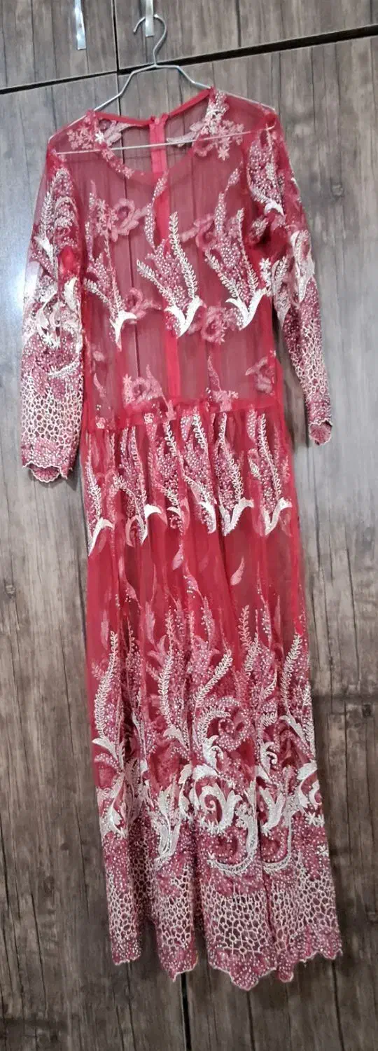 تعدادی لباس مجلسی درحدنو|لباس|صفادشت, |دیوار