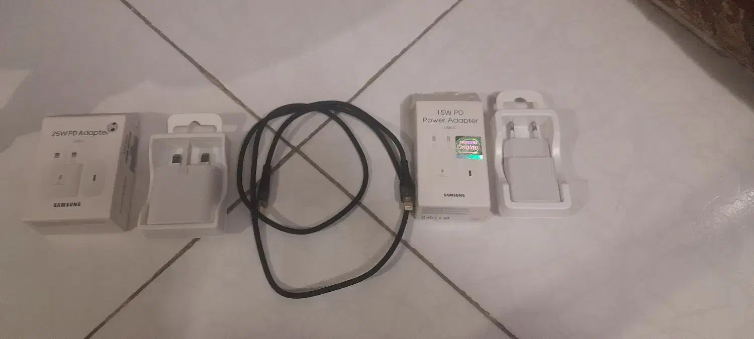 دوعددسری شارژرخوب ویک عددسیم آیفن|لوازم جانبی موبایل و تبلت|مشهد, حسابی جنوبی (شهرک غرب)|دیوار