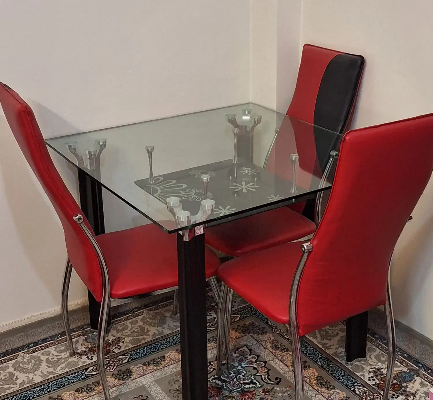 میز غذا خوری|میز و صندلی غذاخوری|گلپایگان, |دیوار