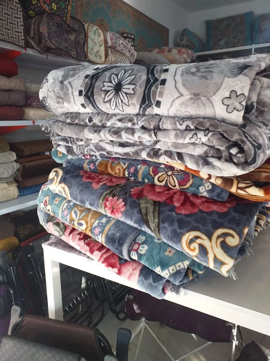 پتو فرش ۶ متری|رختخواب، بالش، پتو|کوهدشت, |دیوار