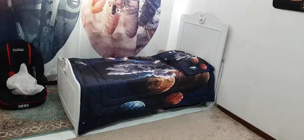 تخت کودک.|تخت و سرویس خواب|مشکین‌دشت, |دیوار