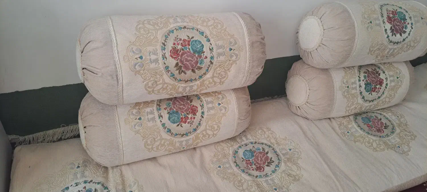 بالشت کناره|رختخواب، بالش، پتو|لردگان, |دیوار