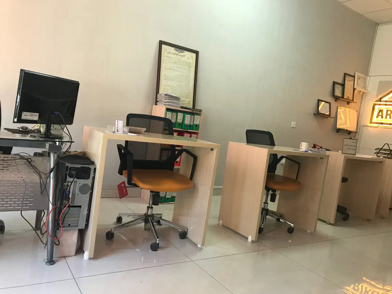 استخدام در دفتر مشاور املاک 22 بهمن|استخدام بازاریابی و فروش|کرمانشاه, |دیوار