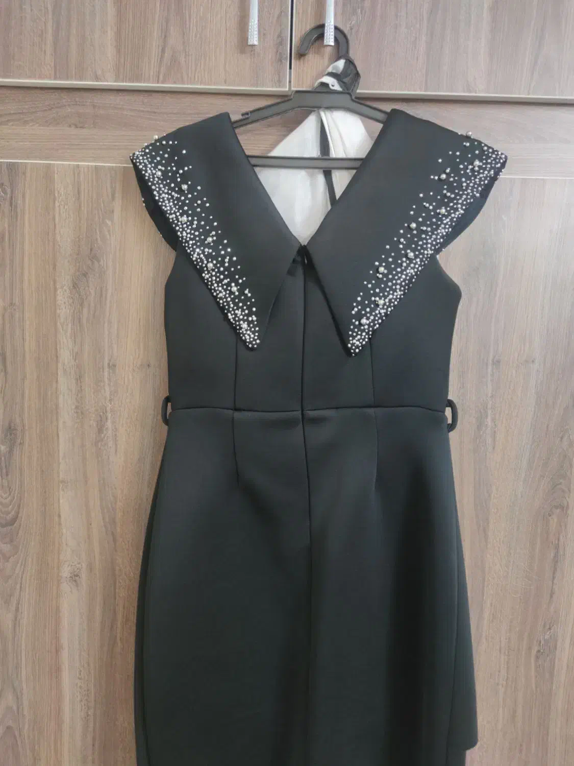 لباس مجلسی|لباس|اصفهان, برازنده|دیوار