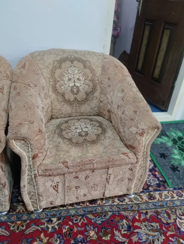 مبل هفت نفره با عسلی شیشه ای ۳۵۰۰|مبلمان خانگی و میز عسلی|مراغه, |دیوار