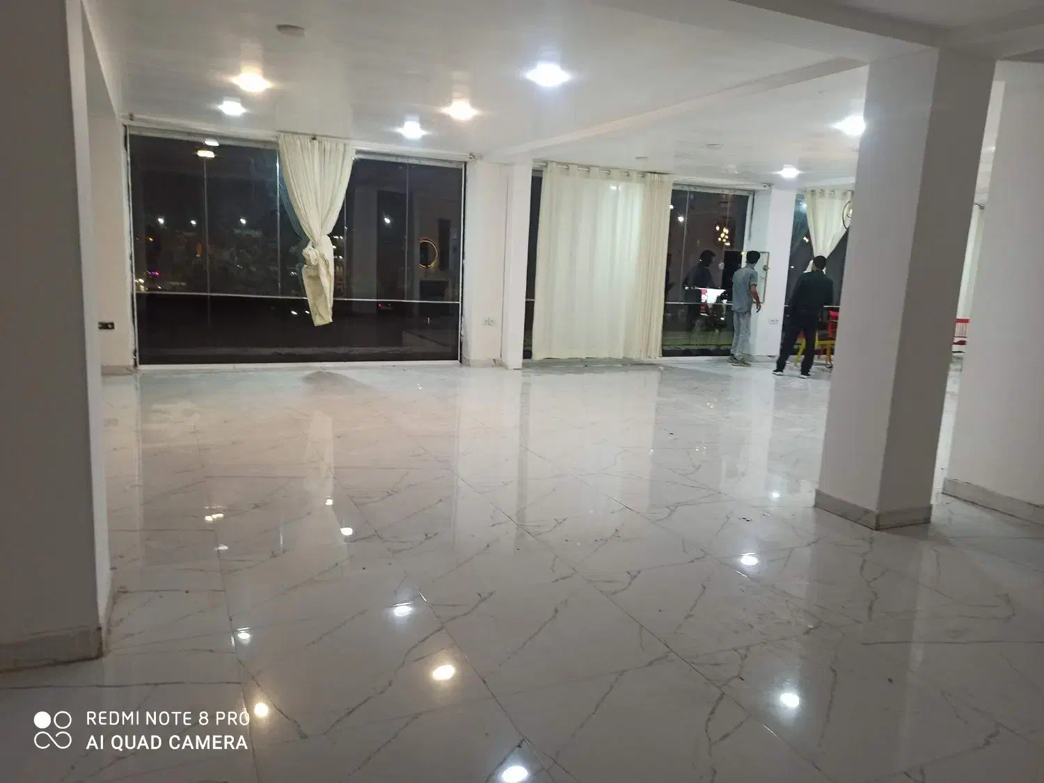 اجاره سالن شیشه ای|فروش مغازه و غرفه|دهدشت, |دیوار