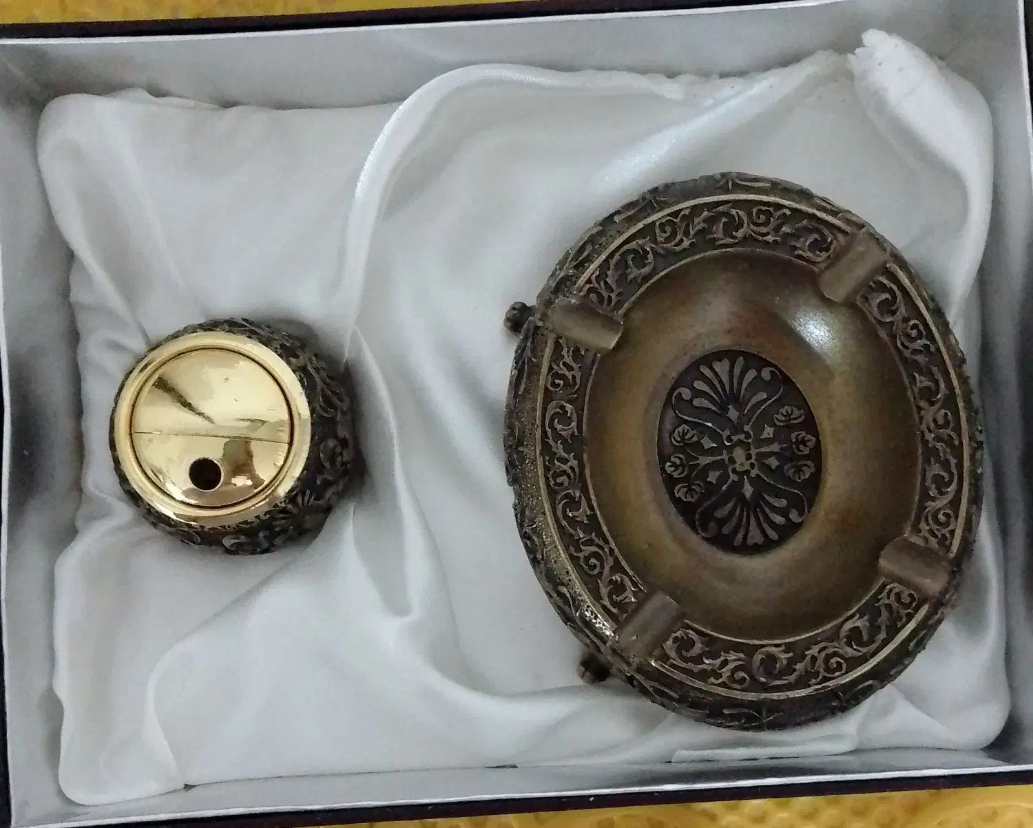 ست زیر سیگاری و فندک برندASHTRAY|کلکسیون اشیاء عتیقه|اهواز, کوروش|دیوار