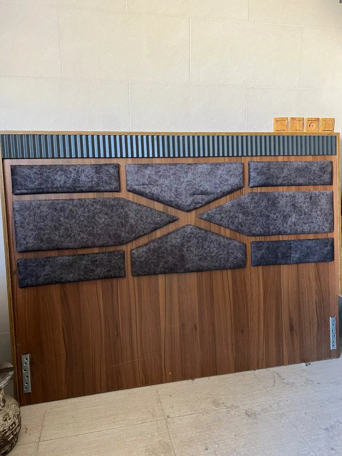 تخت کاملا در حد نو|تخت و سرویس خواب|فسا, |دیوار