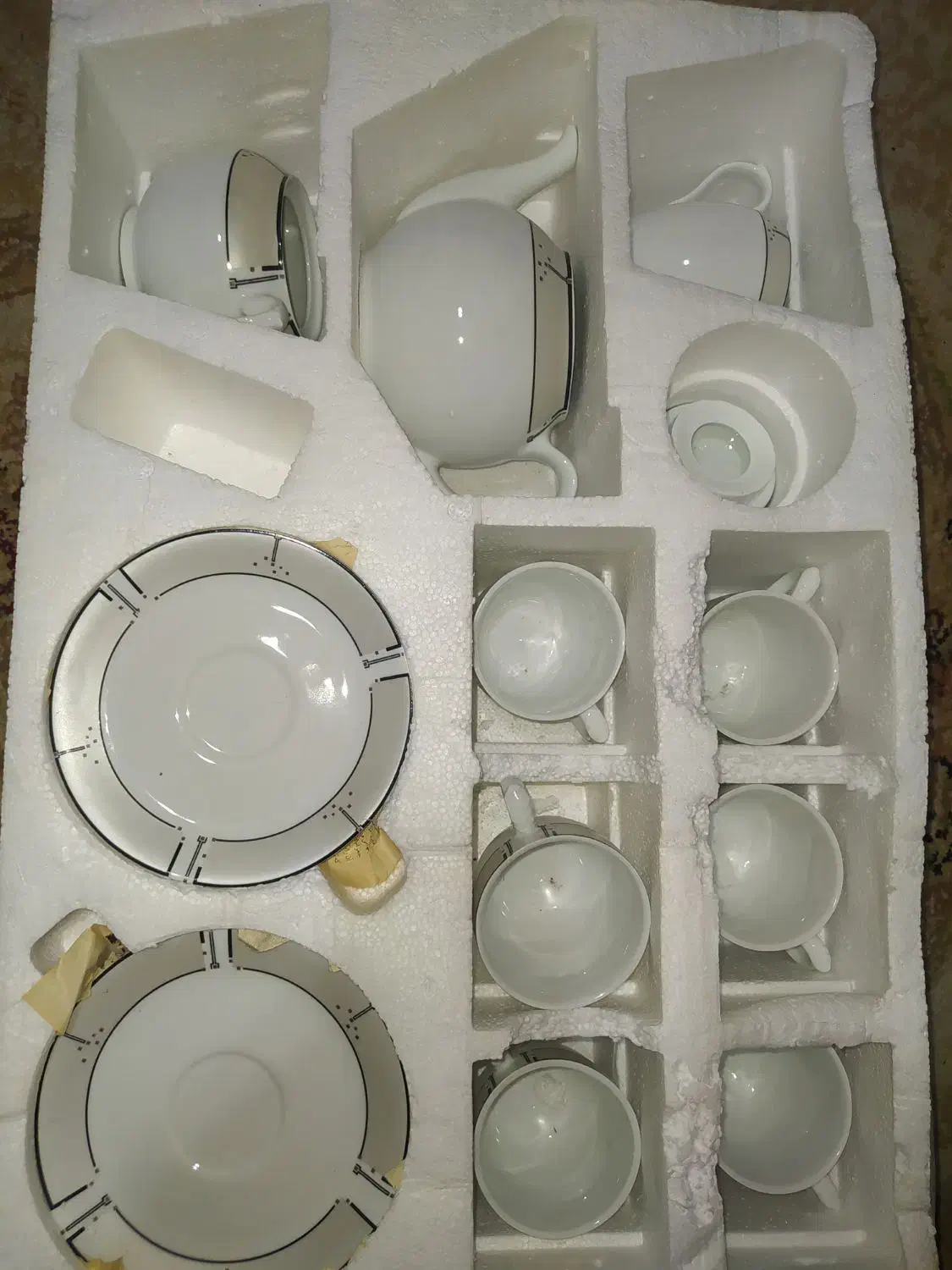 سرویس چینی نو۶ نفره|ظروف سرو و پذیرایی|تبریز, |دیوار