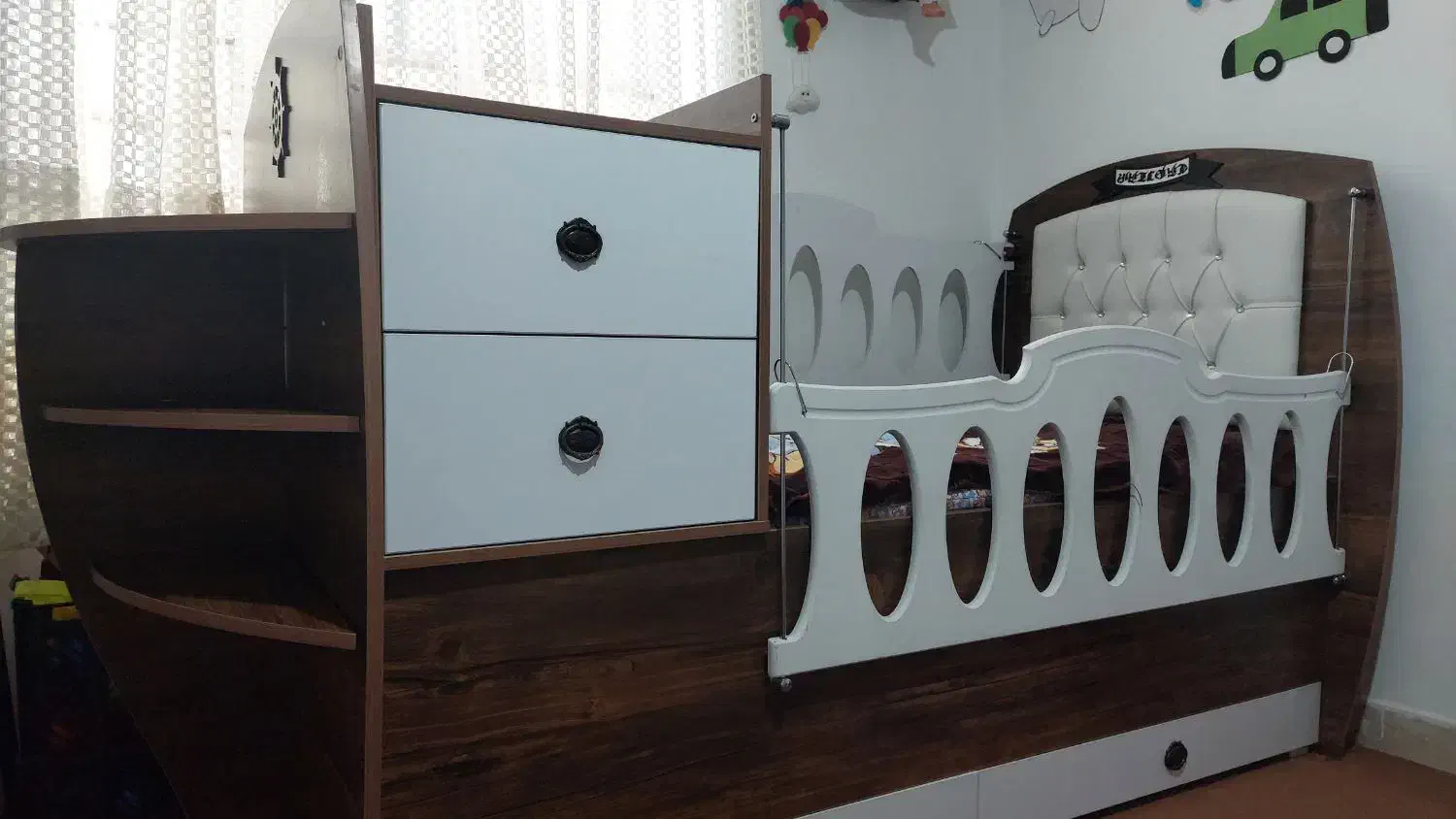 تخت کودک و نوجوان|تخت و سرویس خواب|صدرا-فارس, فاز ۱|دیوار