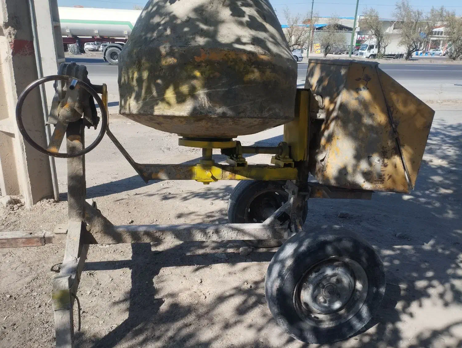 بتونیر دنده زیر|ماشین‌آلات صنعتی|خسروشاه, |دیوار