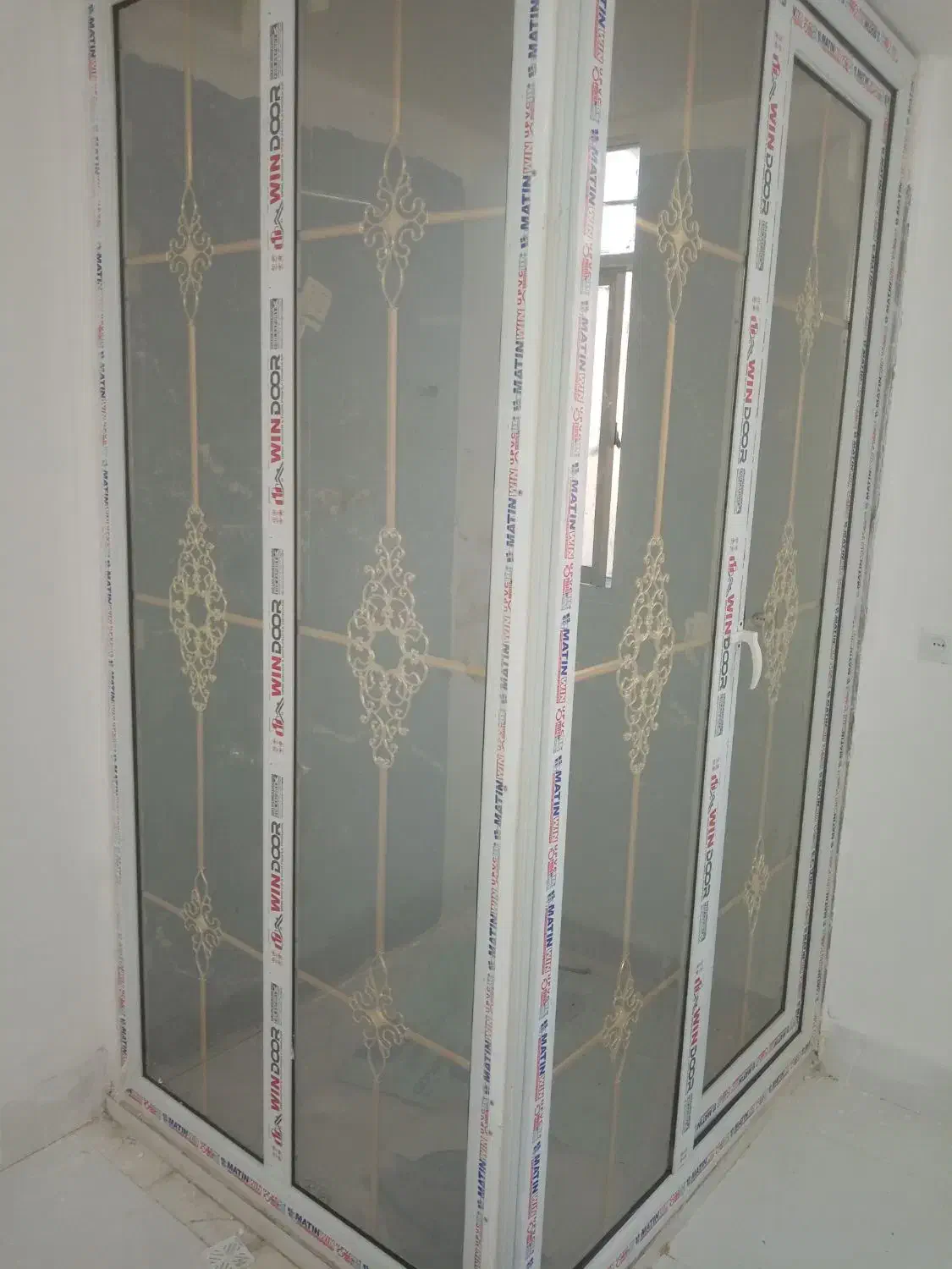 شیشه‌ بری،، شیشه‌،،اینه ساختمانی|خدمات پیشه و مهارت|نیشابور, شهرک رسولی|دیوار