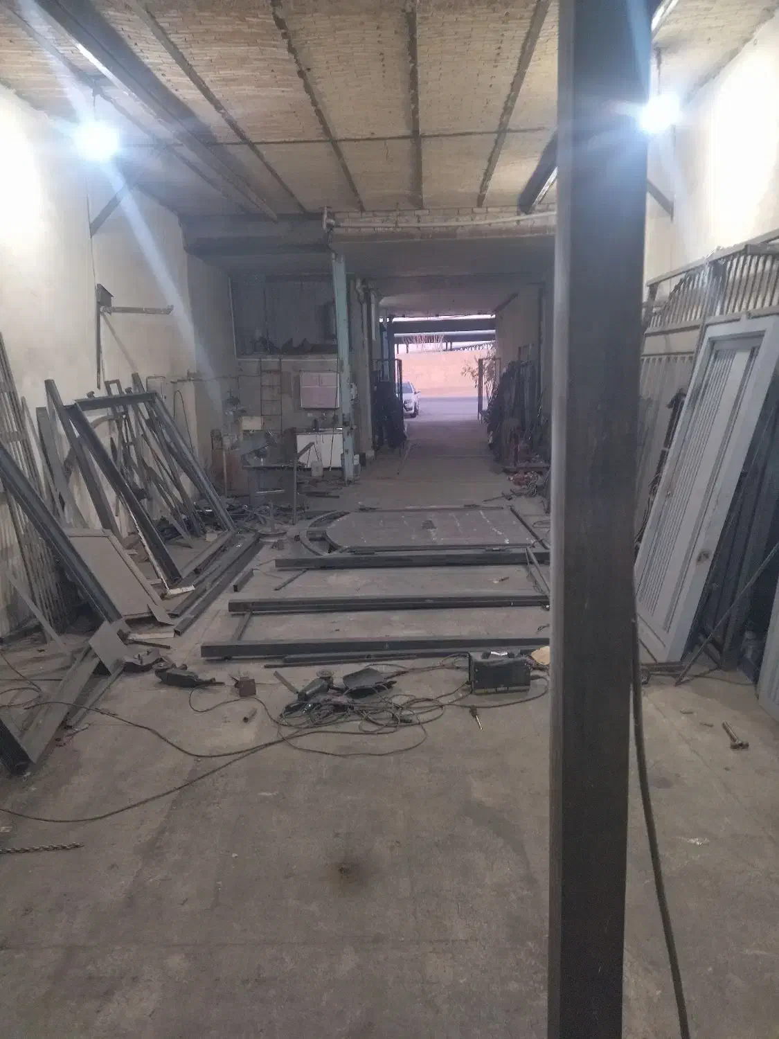 اجاره کارگاه آهنگری درب و پنجره سازی|اجارهٔ مغازه و غرفه|جوادآباد, |دیوار