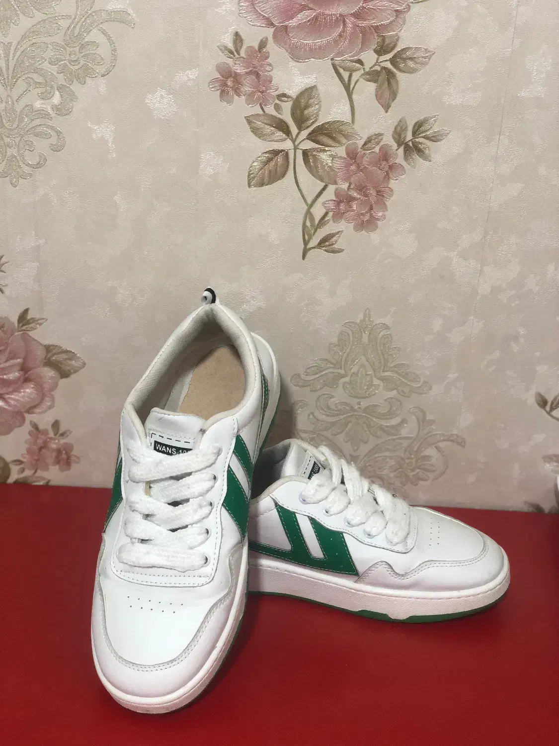 کتونی سفید سایز 40|کیف، کفش، کمربند|اسلام‌شهر, شهرک الهیه|دیوار