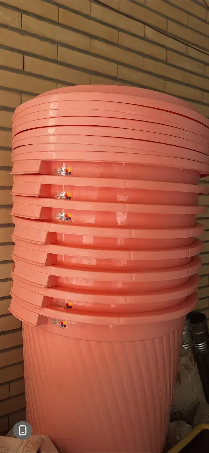 سطل بزرگ و در دار|ظروف نگهدارنده، پلاستیکی، یک‌بارمصرف|سیرجان, |دیوار