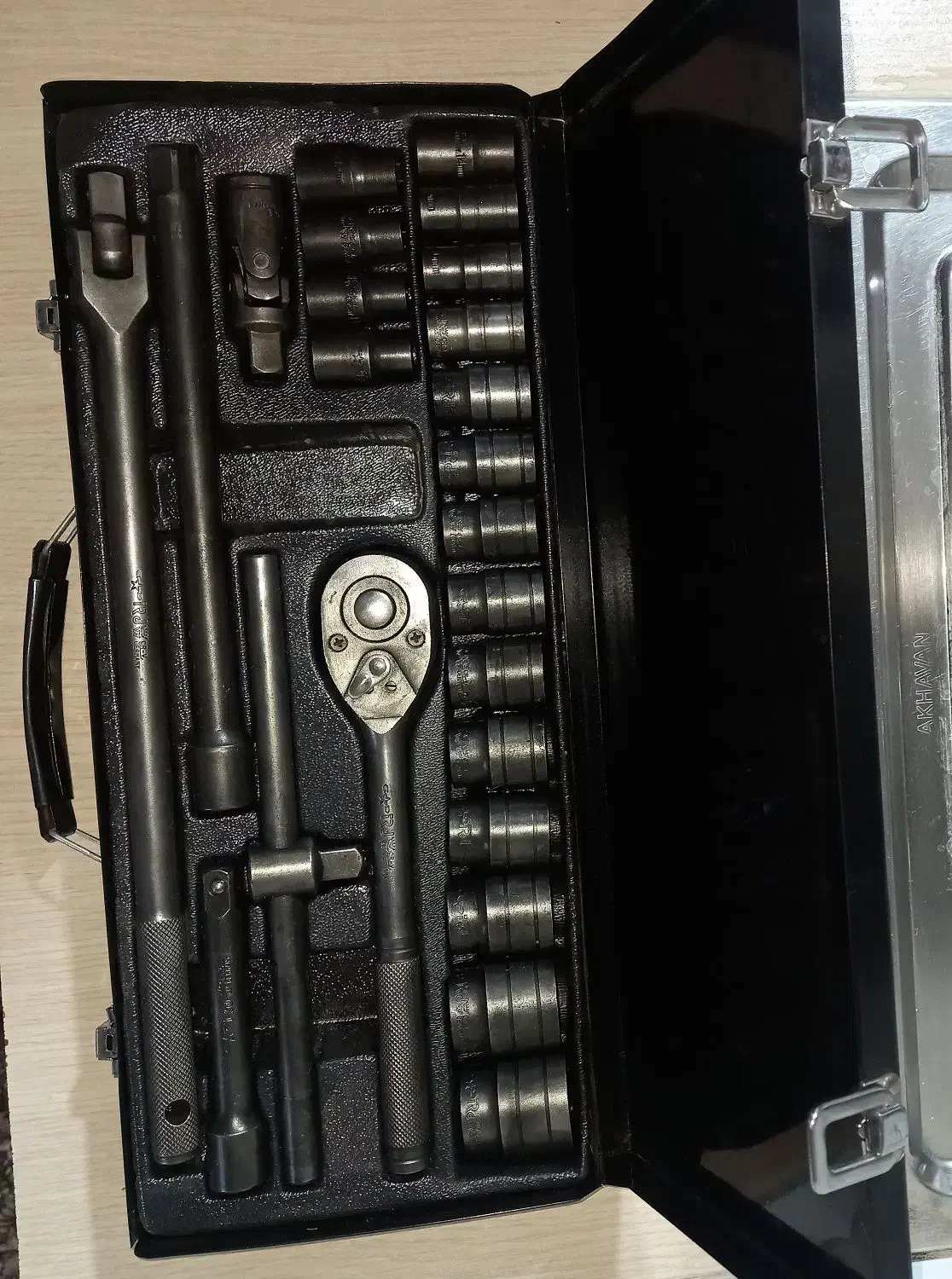 جعبه بکس ۲۴تیکه آلمانی به علت نیازمالی|ابزارآلات|بهارستان, |دیوار