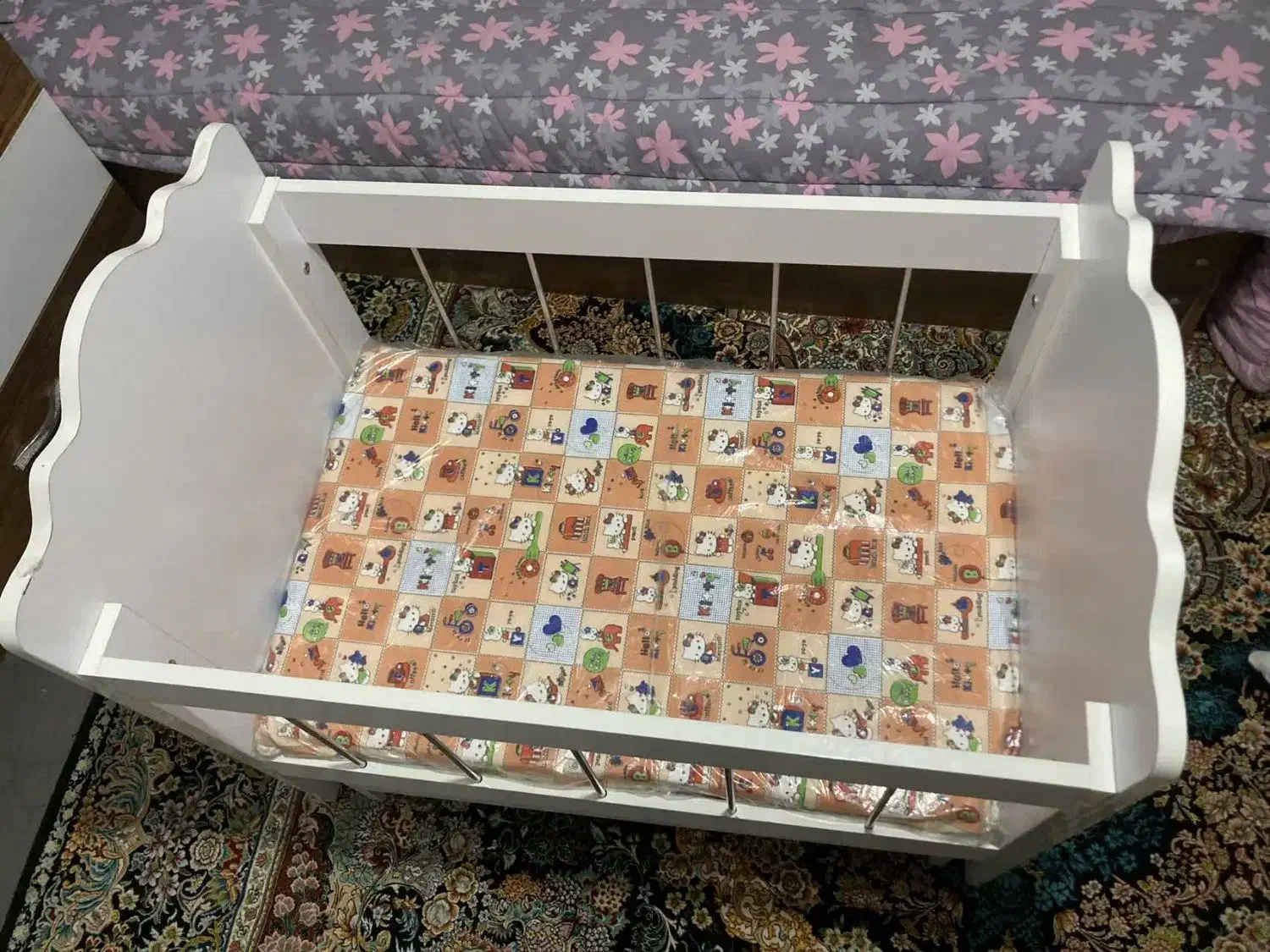 لندو|تخت و سرویس خواب|همدان, |دیوار