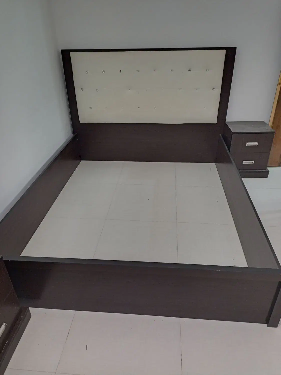 تخت خواب دونفره با تشک و اینه کنسول|تخت و سرویس خواب|کرج, خرمدشت|دیوار