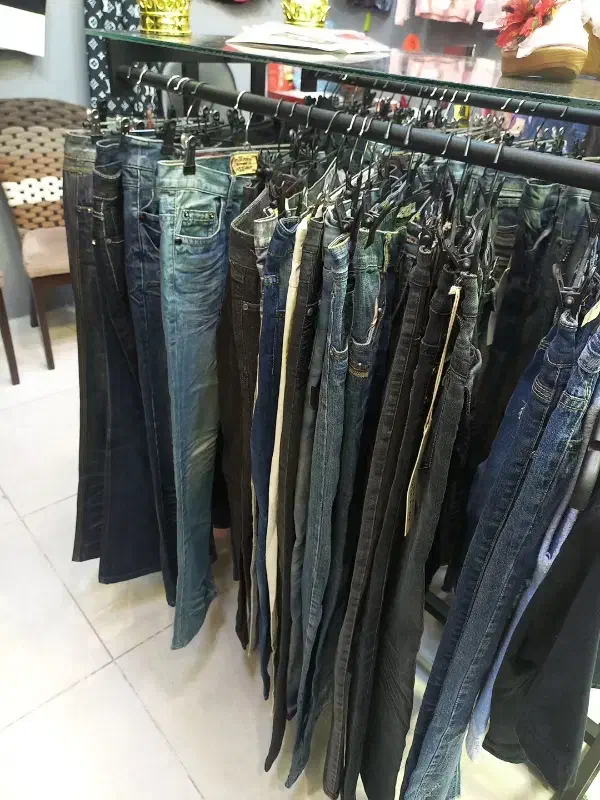 شلوار جین|لباس|قشم, |دیوار