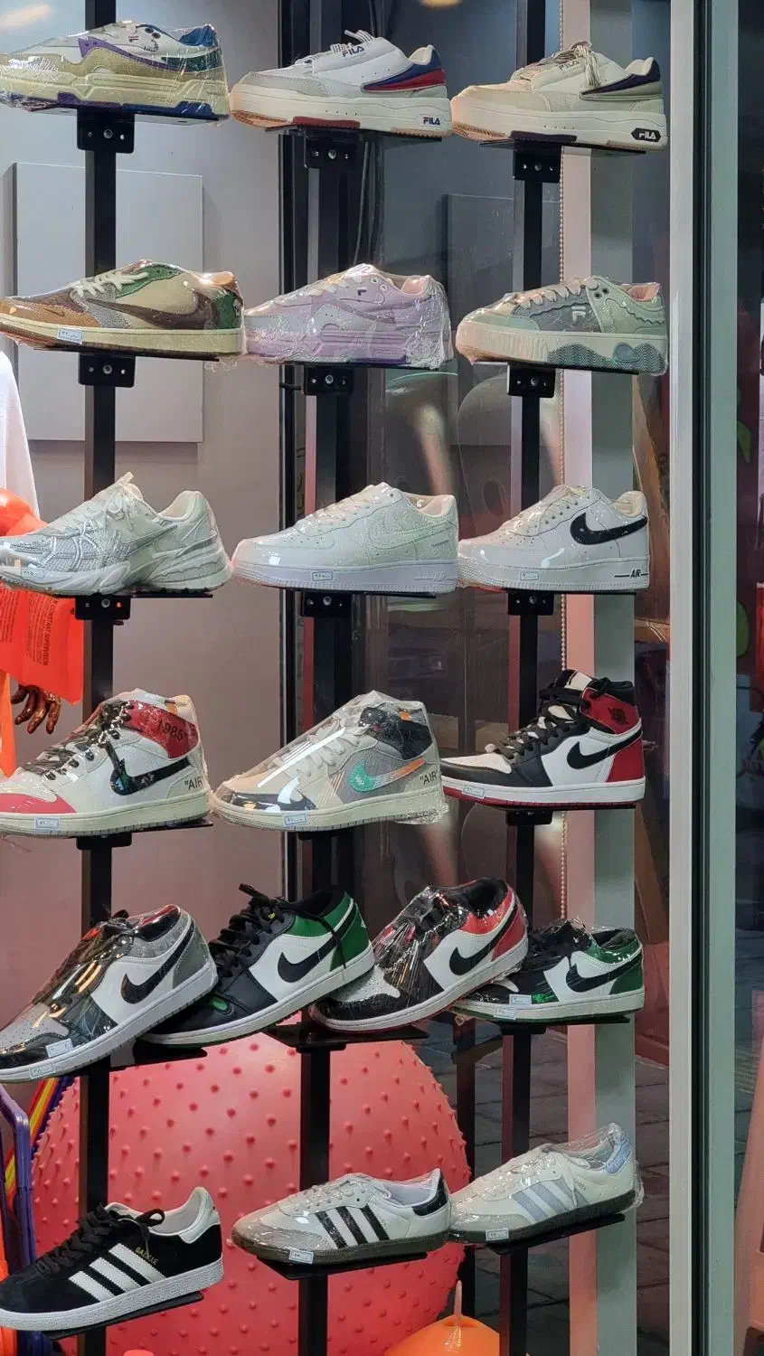 مرجع کتونی|کیف، کفش، کمربند|اسفراین, |دیوار