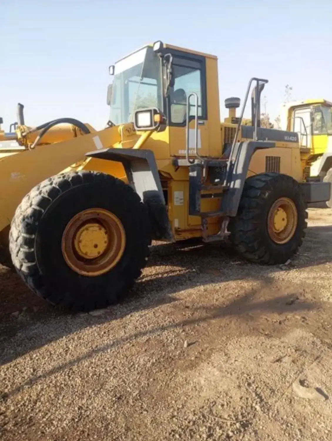 لودر کوماتسو ۴۲۰|خودرو سنگین|تهران, شهرک غرب|دیوار