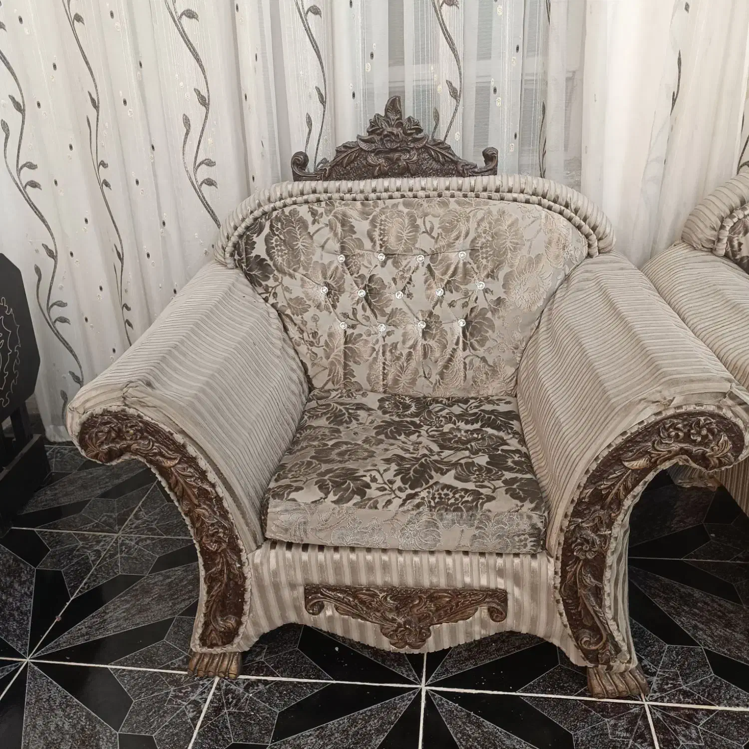 مبلمان|مبلمان خانگی و میز عسلی|میبد, |دیوار