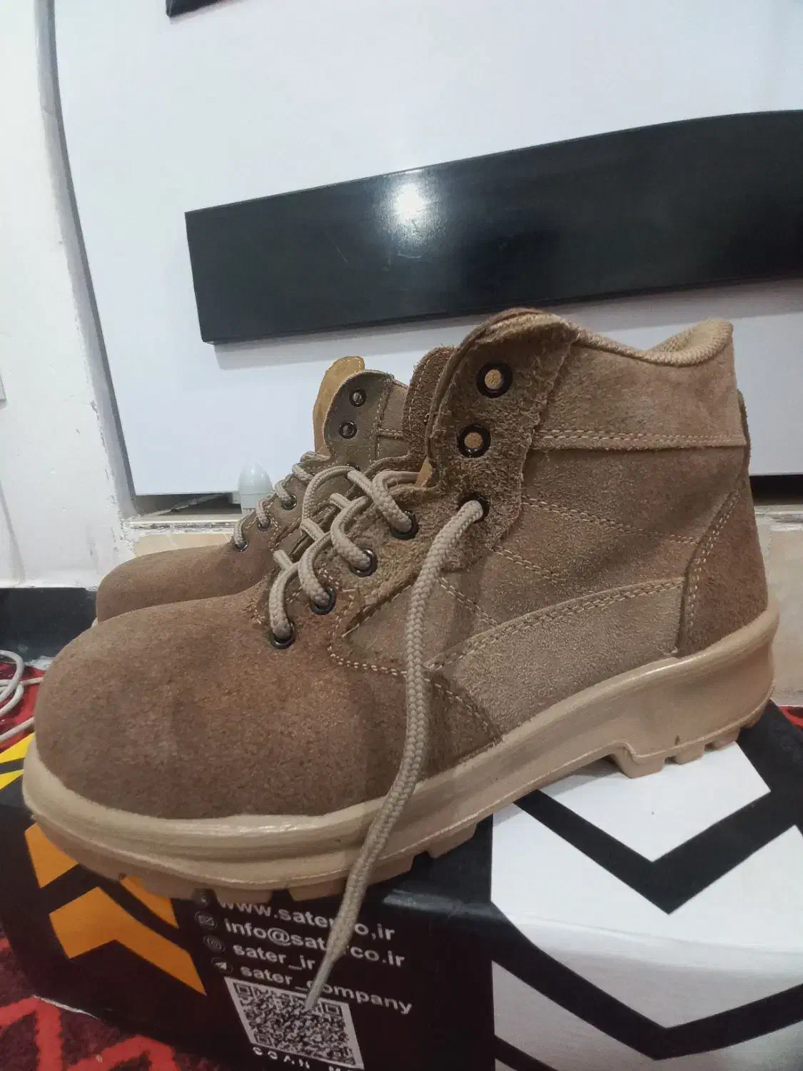 کفش ایمنی چرم مخصوص کوهنوردی و کوهستان|کیف، کفش، کمربند|دهدشت, |دیوار