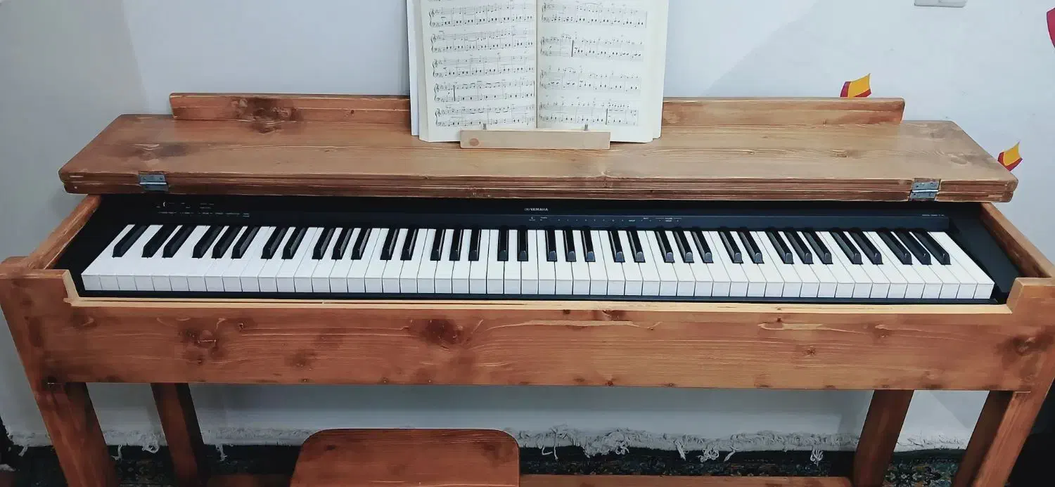 پیانو یاماها p45 به همراه پایه تمام چوب سفارشی|پیانو، کیبورد، آکاردئون|زنجان, |دیوار