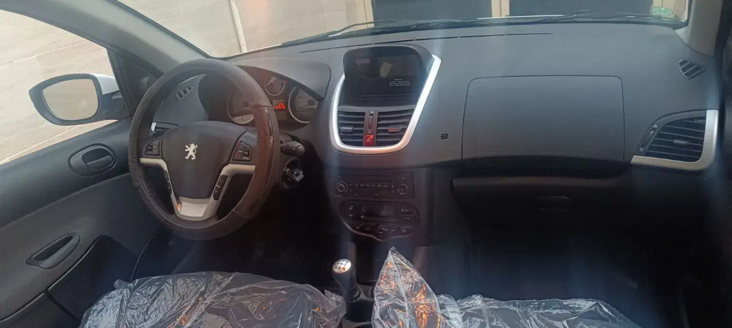 207 دنده ای پاناروما پلاس|خودرو سواری و وانت|قائن, |دیوار