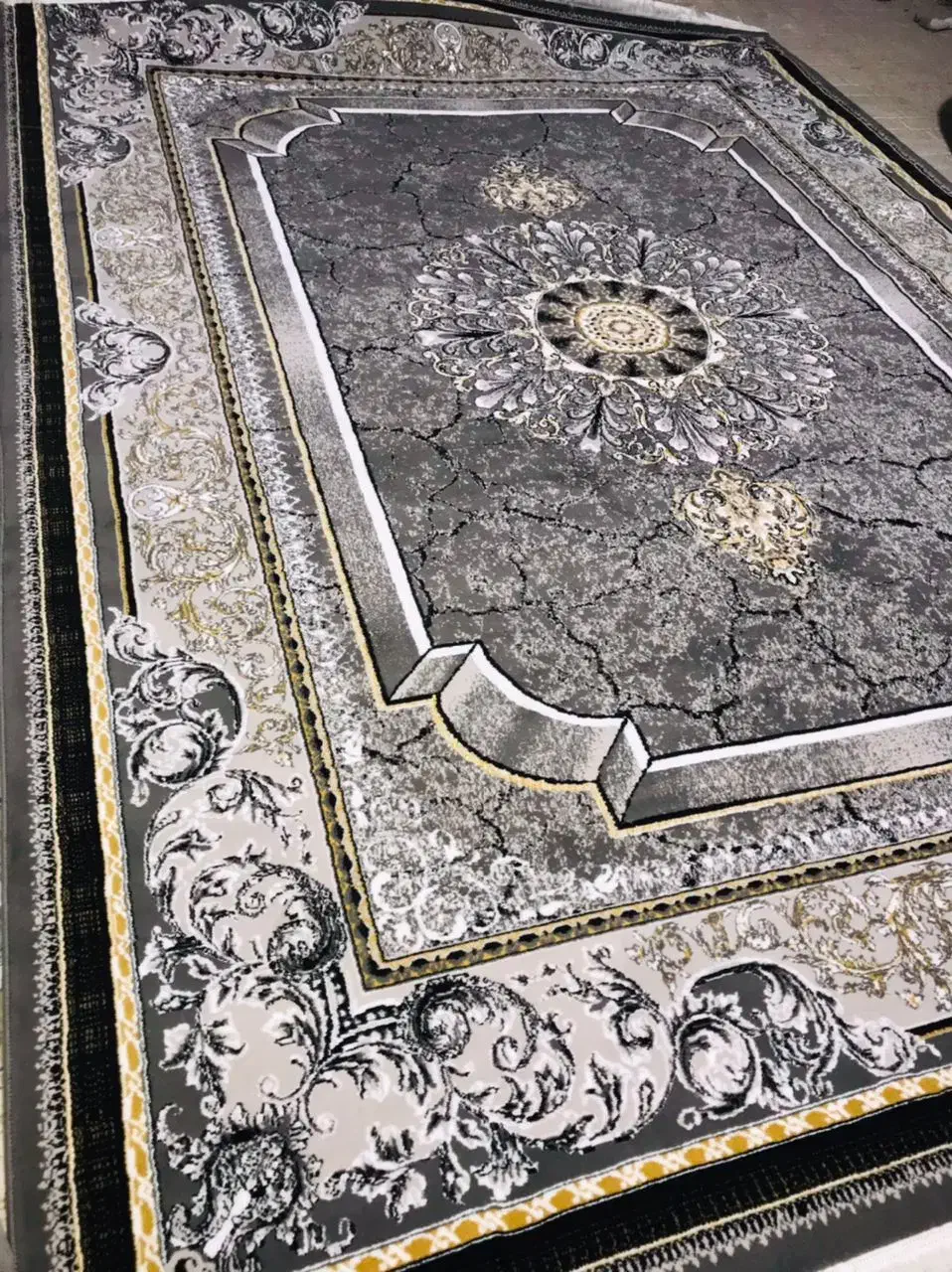 فروش ویژه دوتا فرش 12متری پایین تراکنش هست|فرش|بردسکن, |دیوار