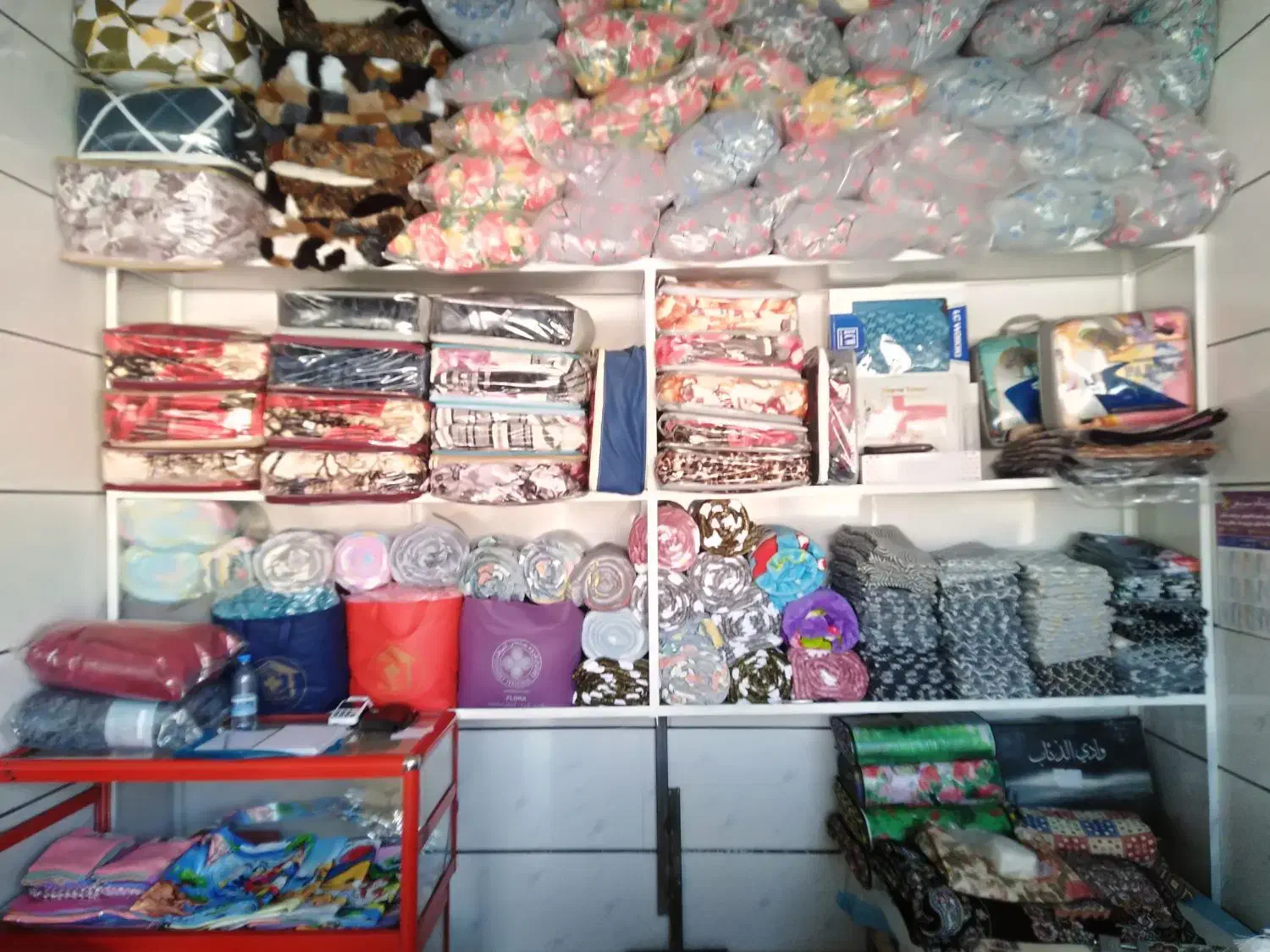 انواع پتو و بالش و روبالشی|رختخواب، بالش، پتو|بروجرد, |دیوار