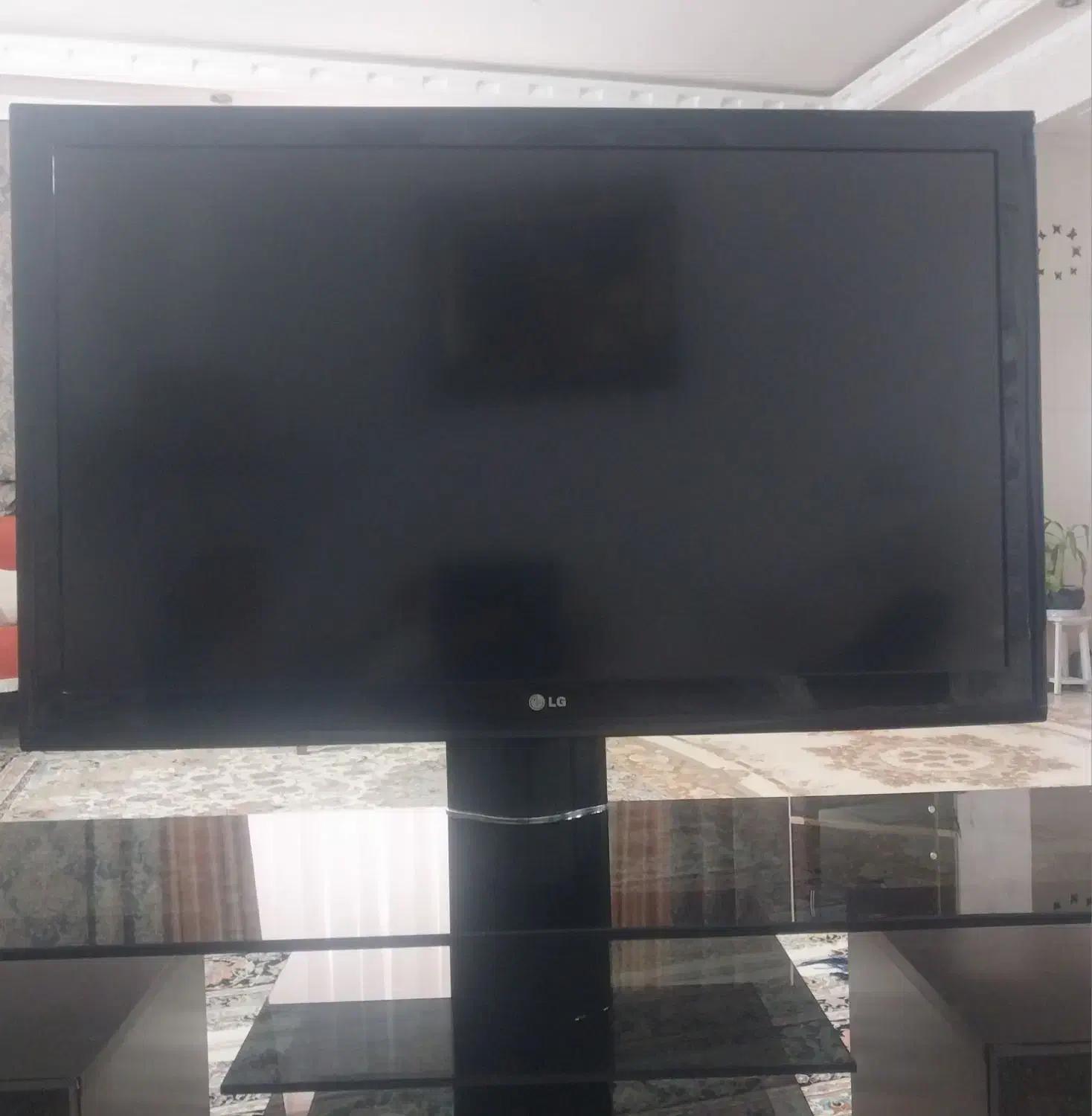 .تلویزیون ۴۲اینچ lG سالم|تلویزیون و پروژکتور|اصفهان, ملکشهر|دیوار