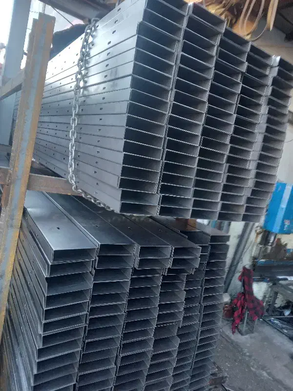 والپست|خدمات پیشه و مهارت|ری, بازار آهن|دیوار