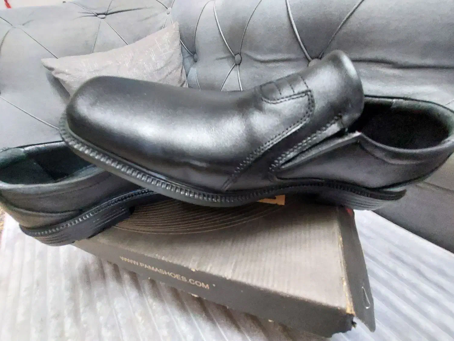 کفش|کیف، کفش، کمربند|گلبهار, شهر جدید گلبهار|دیوار