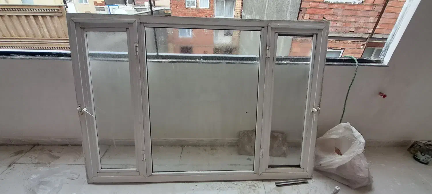 پنجره آلومینیوم با شیشه سالم سالم|مصالح و تجهیزات ساختمان|مریوان, |دیوار