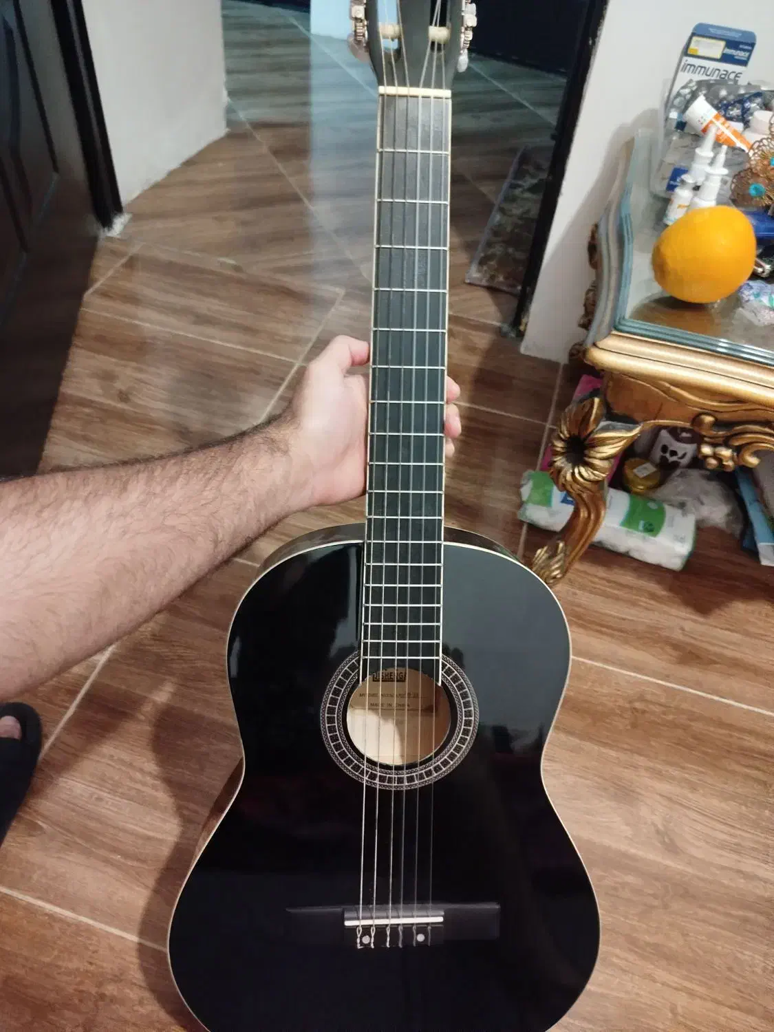 گیتار در حد نو|گیتار، بیس، امپلیفایر|شیرود, |دیوار