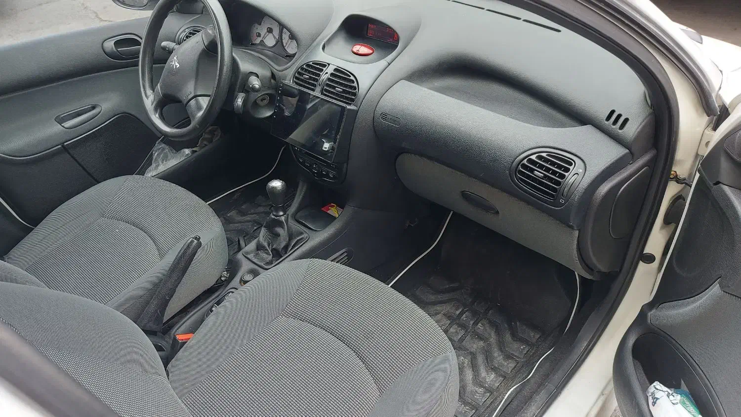 ۲۰۶ اس دی V8 درحد ۲ تیکه رنگ دارد|خودرو سواری و وانت|گلستان (تهران), |دیوار