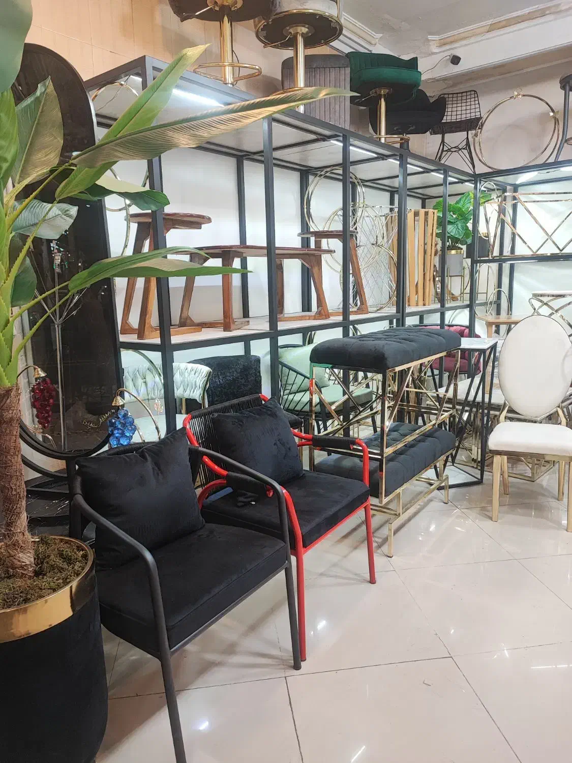 جلو مبلی و گالری چوبی و فلزی شقایق|مبلمان خانگی و میز عسلی|تبریز, |دیوار