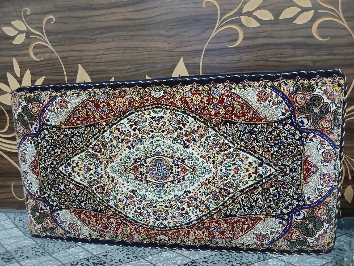 پشتی فرش|پشتی|قم, ولیعصر|دیوار