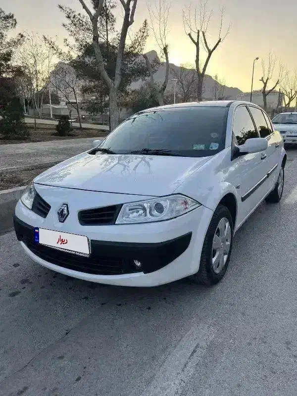 مگان ۱۶۰۰|خودرو سواری و وانت|اصفهان, کوی ولی عصر|دیوار