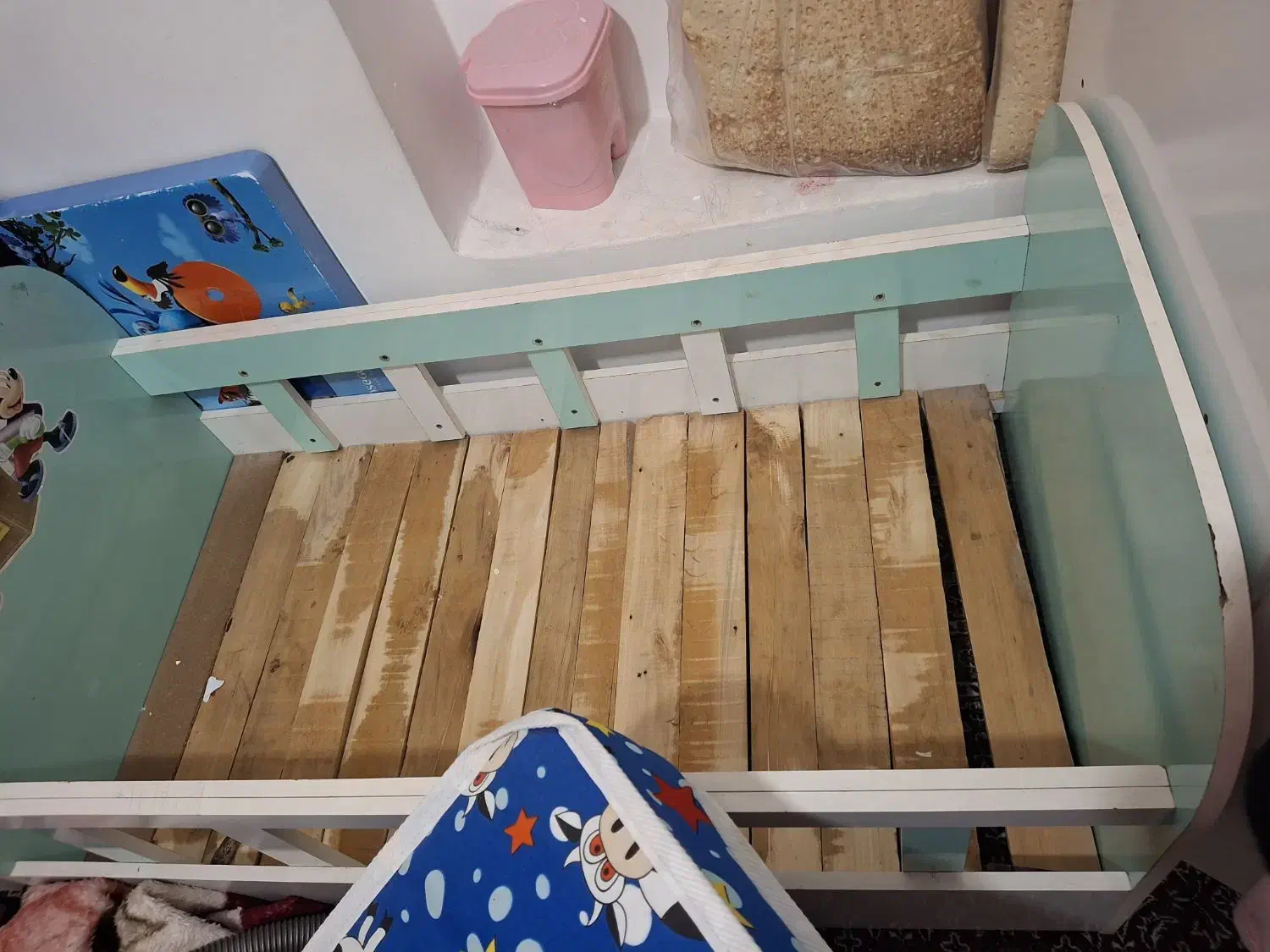 تخت کودک|تخت و صندلی بچه|فیرورق, |دیوار