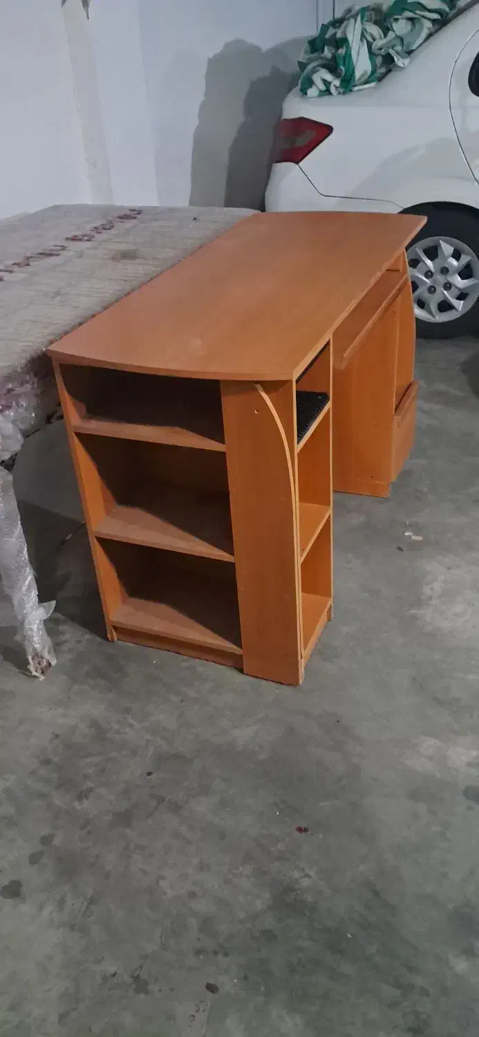 میز کامپیوتر و مطالعه|میز تحریر و کامپیوتر|اندیشه, پرنیان|دیوار