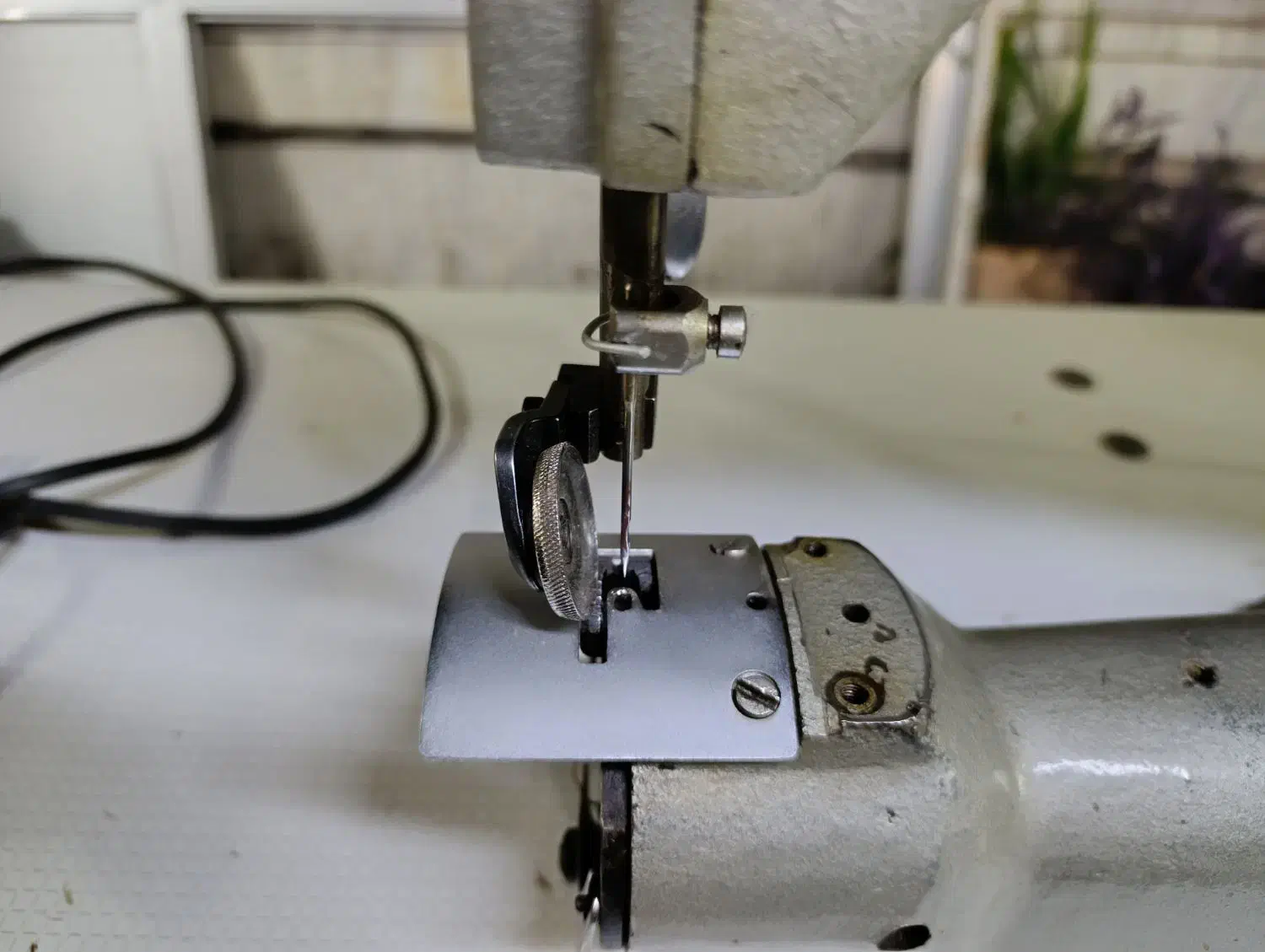 چرخ بطر ضخیم دوز (مناسب چرم و برزنت ضخیم)|چرخ خیاطی و ریسندگی|اصفهان, عطار نیشابوری|دیوار