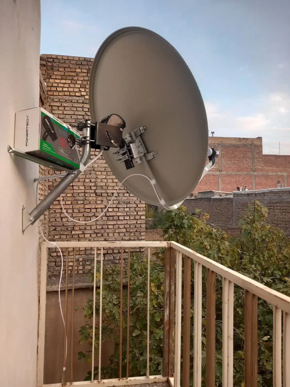 نصب وتنظیم تعمیرات آنتن ودیجیتال HD.FUIIHD.4K|خدمات پیشه و مهارت|خوی, |دیوار