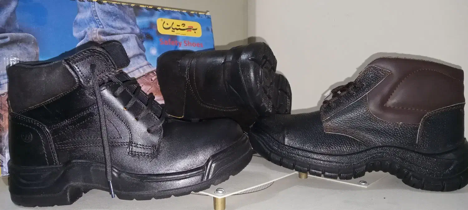 پوتین|کیف، کفش، کمربند|صدرا-فارس, فاز ۱|دیوار