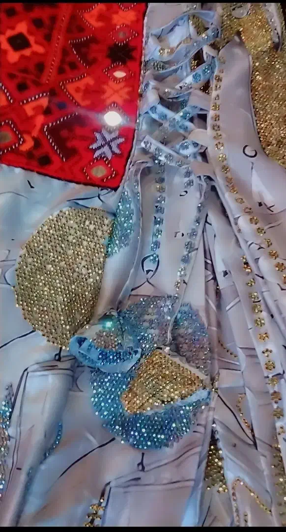 خیاط (خیاطی لیدی)|لباس|گلبهار, شهر جدید گلبهار|دیوار