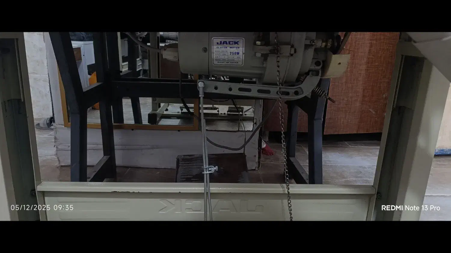 چرخ سردوز و راسته دوز|چرخ خیاطی و ریسندگی|میناب, |دیوار